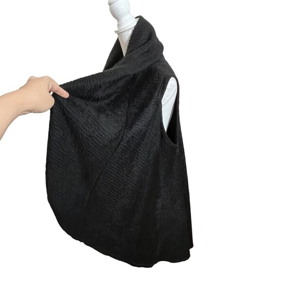 Welcome to my closet! - Picture 7 of 9